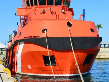 Keyhole Fenders: The Compact, High-Performance Solution for Tugboats and Workboats
